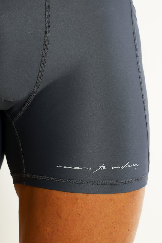 Lustrous Scrunch-Butt 4.5" Bike Shorts - Graphite